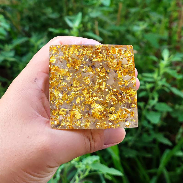 Pyramide d'orgone du zodiaque Balance en améthyste Olivenorma avec quartz clair