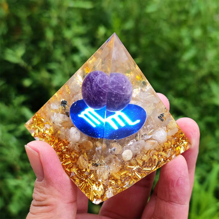 Pyramide d'orgone du zodiaque Scorpion en améthyste Olivenorma avec quartz clair