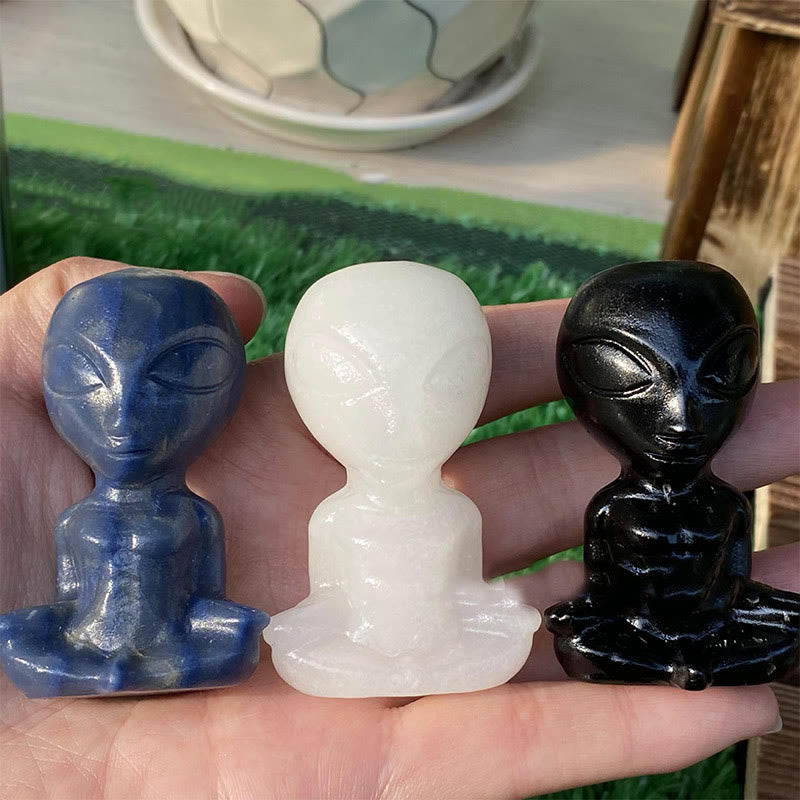 Décoration en pierres précieuses sculptées en forme de crâne extraterrestre en pierres naturelles Olivenorma 