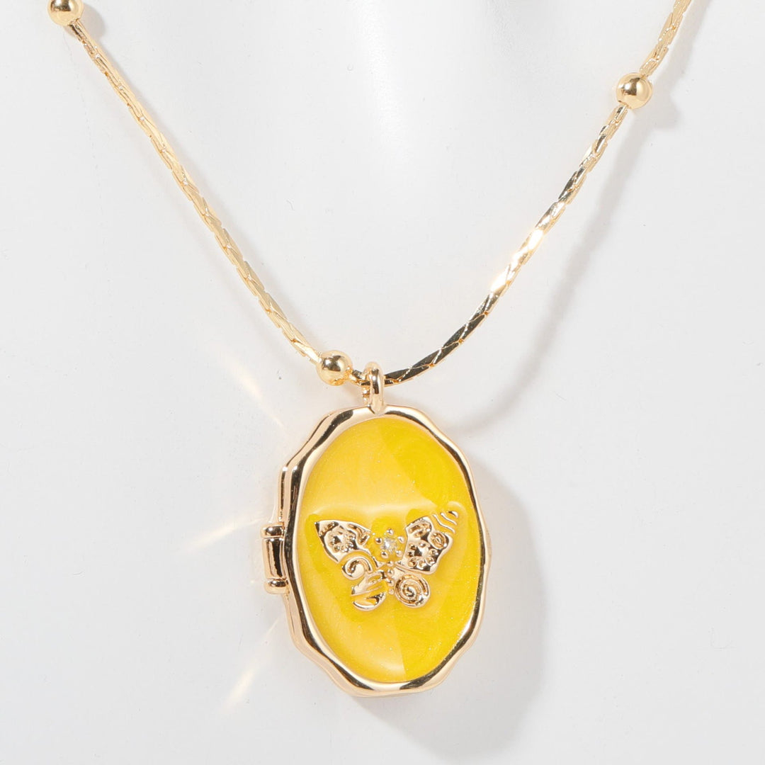 Collier pendentif papillon en nacre Olivenorma en cuivre plaqué or 14 carats 