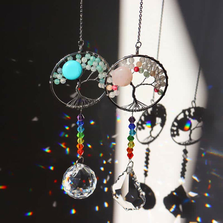 Attrape-soleil en cristal coloré représentant un arbre de vie