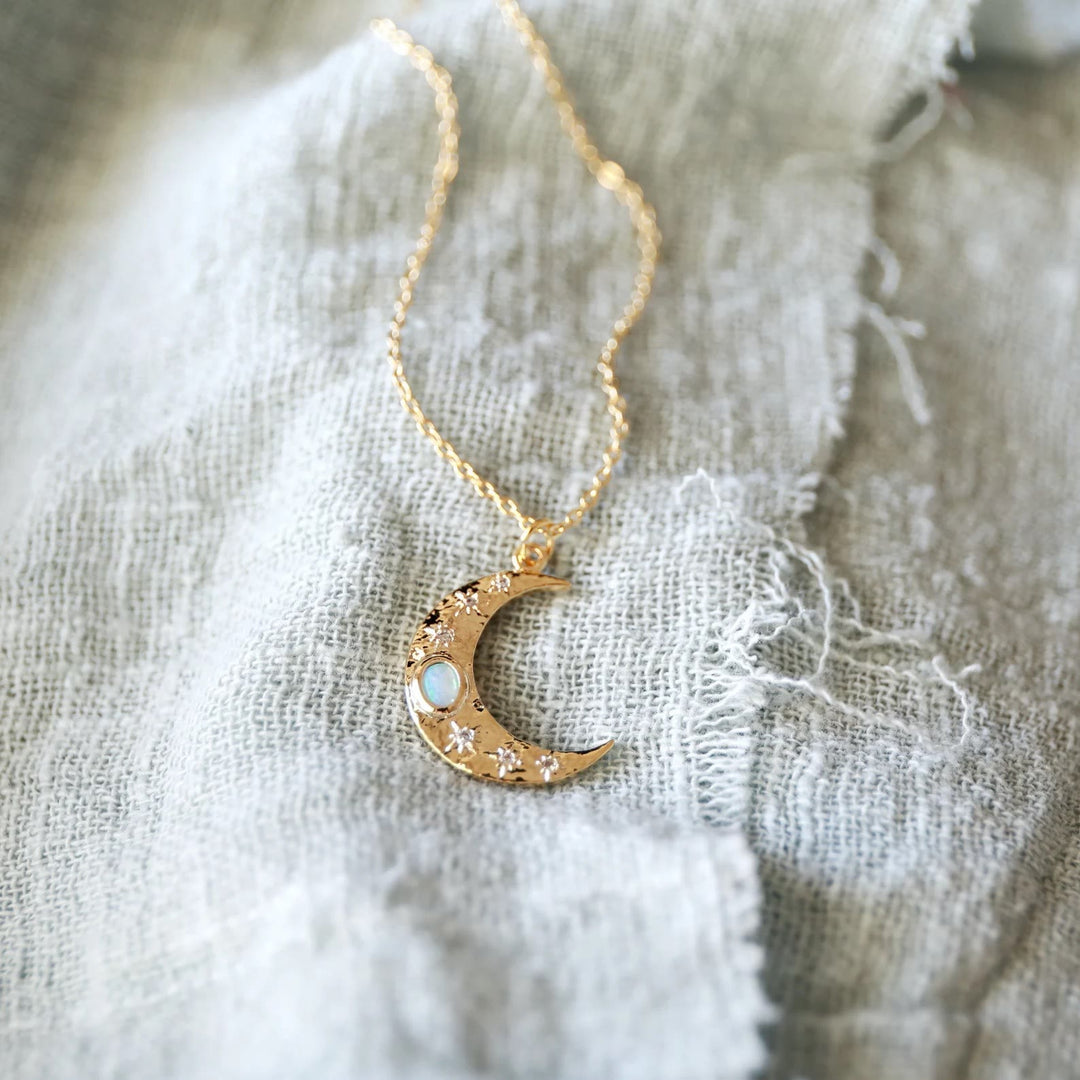 Collier pendentif clavicule en opale de lune dorée Olivenorma 