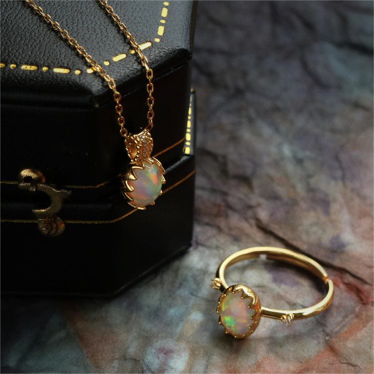 Collier avec anneau en or jaune opale Olivenorma 