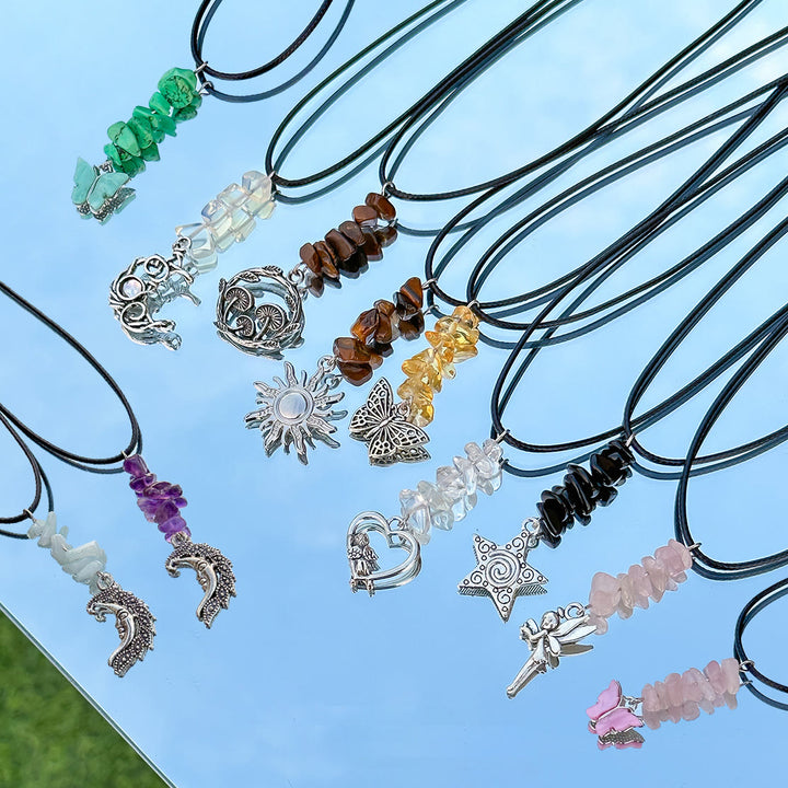 Collier en cuir et fil ciré avec pompon papillon en pierre naturelle Olivenorma