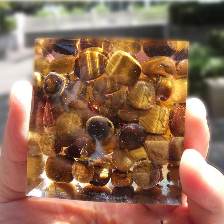 Pyramide d'orgone d'arbre de vie en citrine œil de tigre Olivenorma