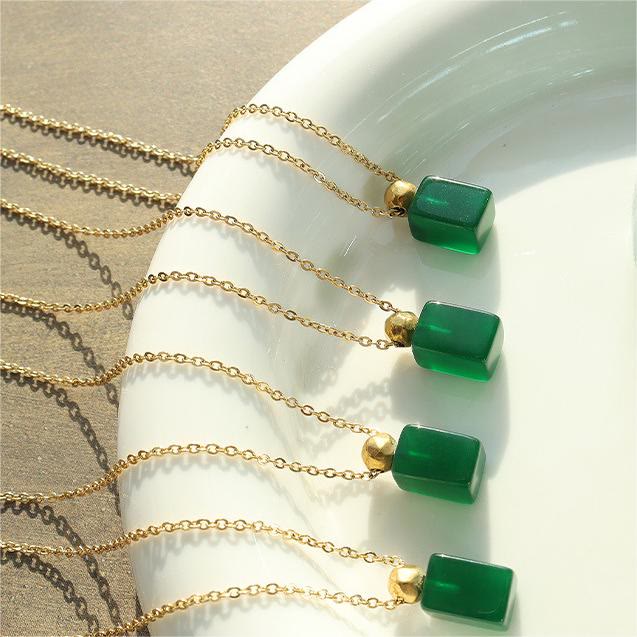 Collier avec pendentif en perles de péridot et aventurine vert émeraude Olivenorma