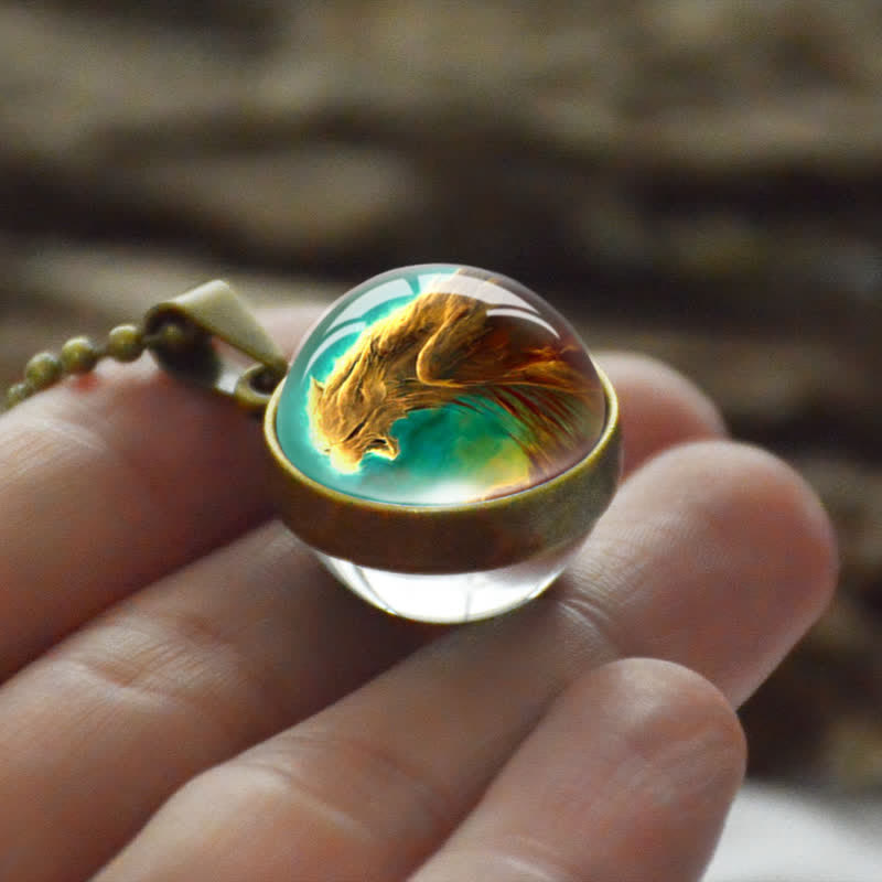 Collier coloré en boule de verre tridimensionnelle
