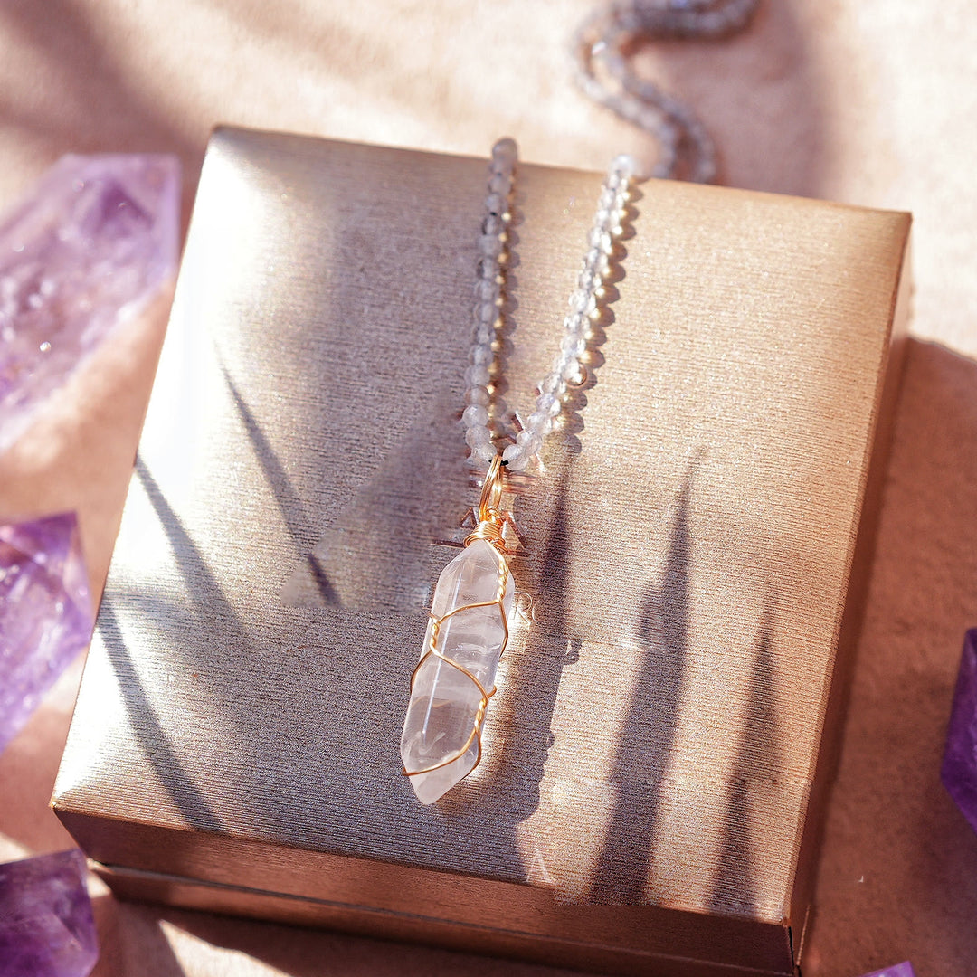 Collier pendule colonne en cristal de pierre brute naturelle Olivenorma