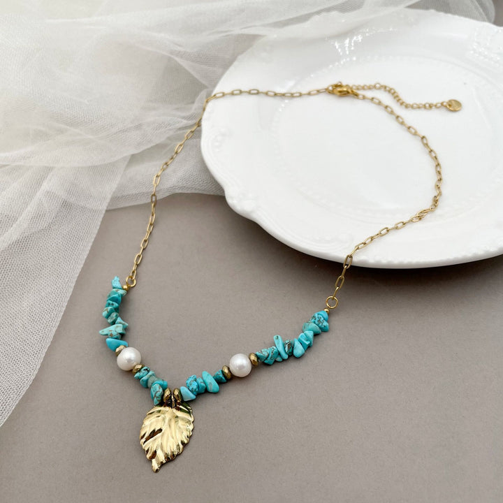 Collier pendentif en feuilles de turquoise irrégulières naturelles Olivenorma 