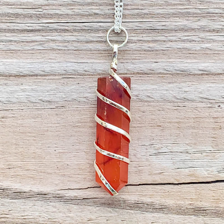 Collier en cristal à tête de balle à prisme hexagonal en cornaline Olivenorma
