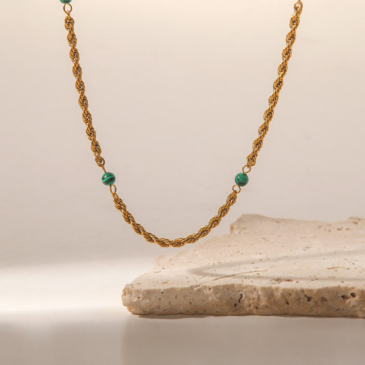 Collier torsadé de clavicule en perles de malachite naturelle Olivenorma