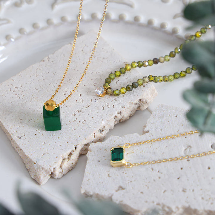 Collier avec pendentif en perles de péridot et aventurine vert émeraude Olivenorma