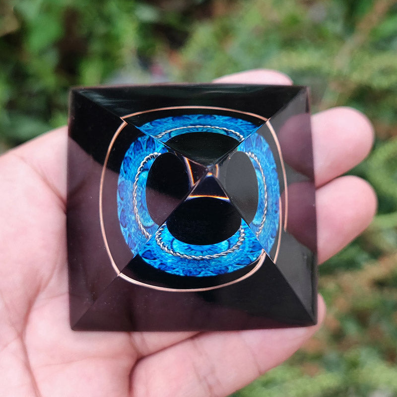Pyramide énergétique orgonite en obsidienne Olivenorma 