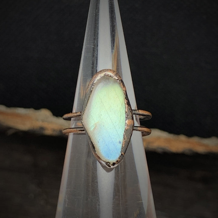 Bague ajustable en pierre brute irrégulière naturelle Olivenorma avec douze pierres de naissance
