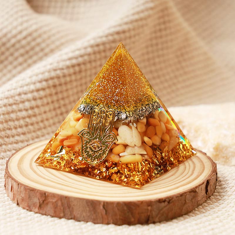 Pyramide d'orgone de protection Hamsa en jade jaune Olivenorma