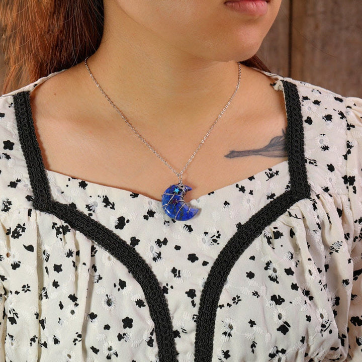 Collier étoile enveloppé de fil de lune en cristal de quartz Olivenorma