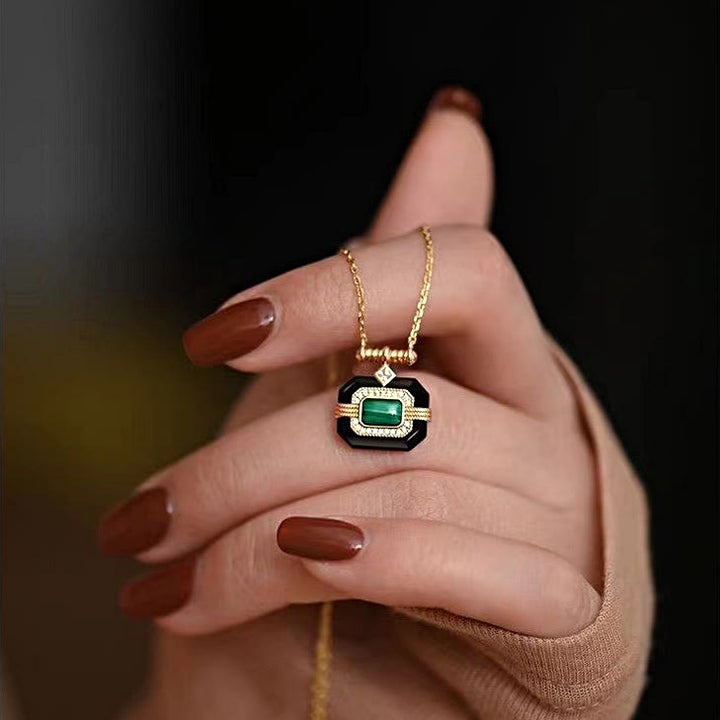 Collier vintage émeraude Olivenorma « Beyond the Oasis »