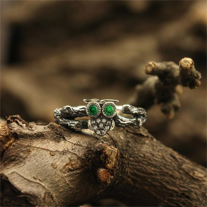 Bague de fiançailles en argent avec hibou émeraude sur la branche Olivenorma