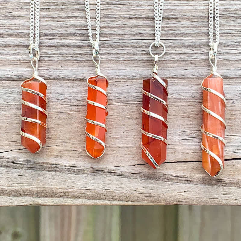 Collier en cristal à tête de balle à prisme hexagonal en cornaline Olivenorma