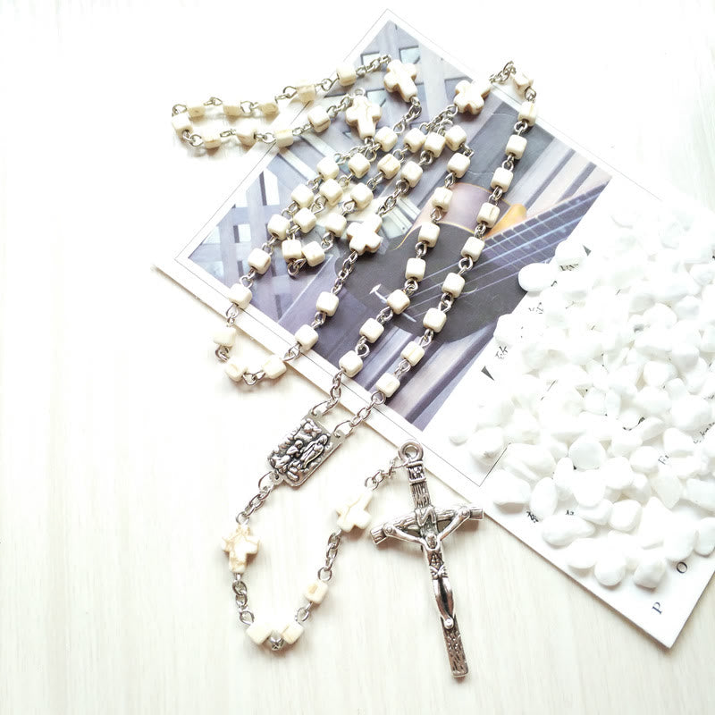 Collier chapelet en perles cubiques blanches et turquoises Olivenorma 