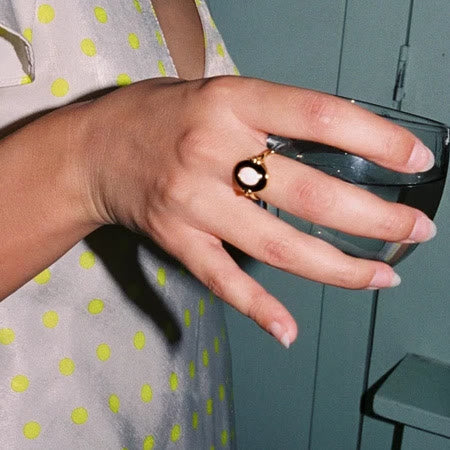 Bague vintage en époxy noir opale délicate Olivenorma