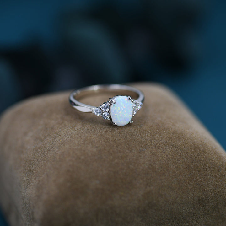 Bague délicate en opale ovale Olivenorma