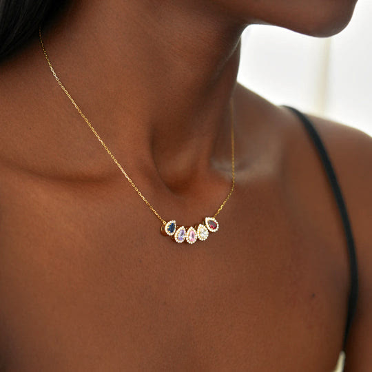 Collier carte cadeau Olivenorma Larmes de Joie 1-8 avec pierre de naissance en forme de larme - image 6