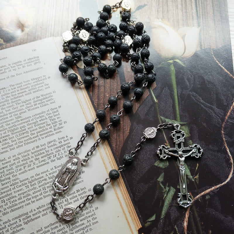 Collier chapelet avec pendentif en pierre de lave et croix catholique Olivenorma 