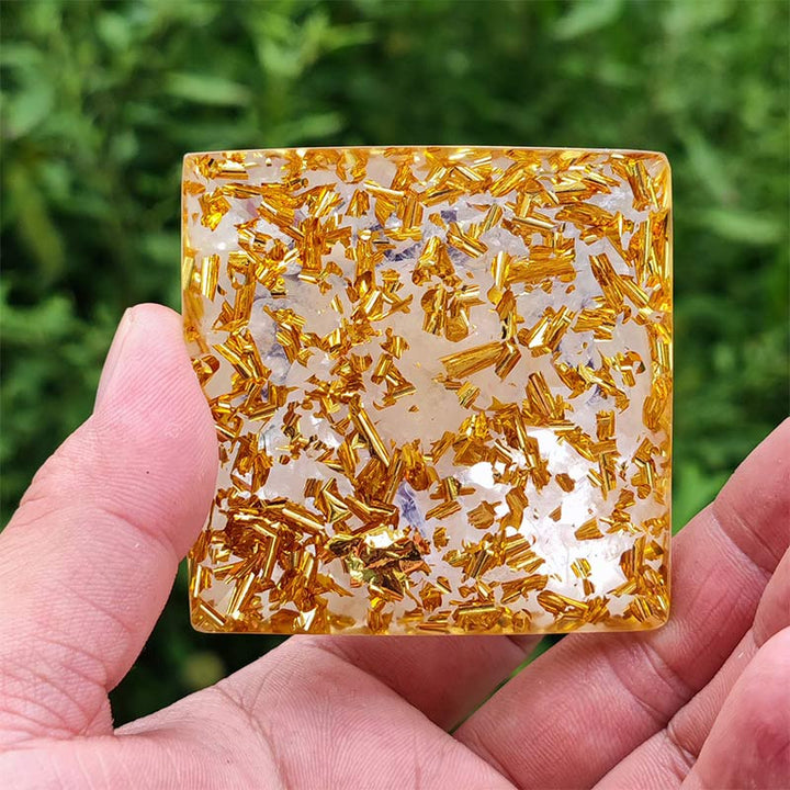 Pyramide d'orgone du zodiaque Bélier en améthyste Olivenorma avec quartz clair