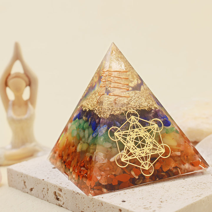 Pyramide d'orgone de guérison du cube de Métatron du chakra Olivenorma