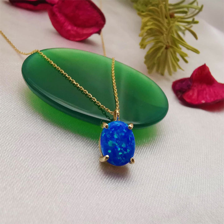 Collier en cuivre plaqué or 18 carats avec opale bleu blanc Olivenorma