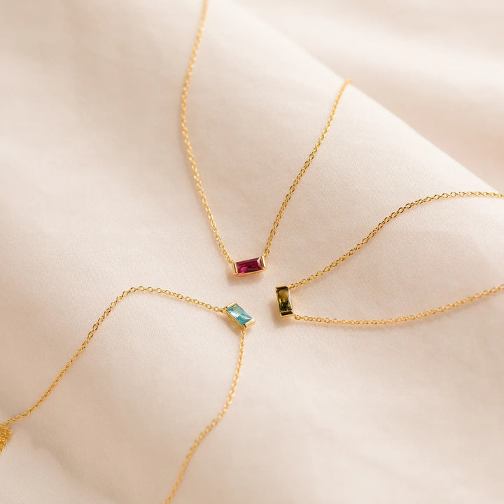 Collier pendentif rectangulaire simple en acier inoxydable avec pierre de naissance Olivenorma 