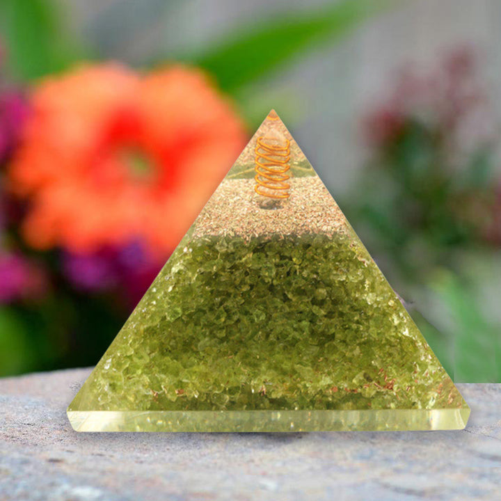Pyramide d'orgone du cube de Metatron en péridot Olivenorma