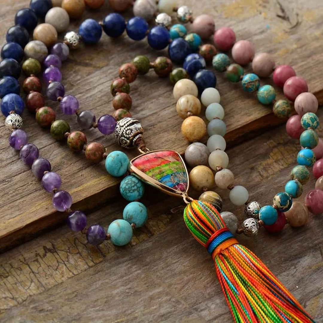 Collier Mala avec pendentif en forme de triangle chakra en pierres naturelles magnifiques Olivenorma