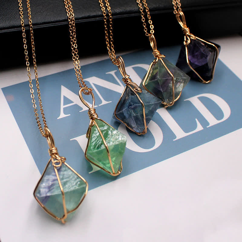 Collier en pierres précieuses octaèdres en fluorite naturelle Olivenorma 