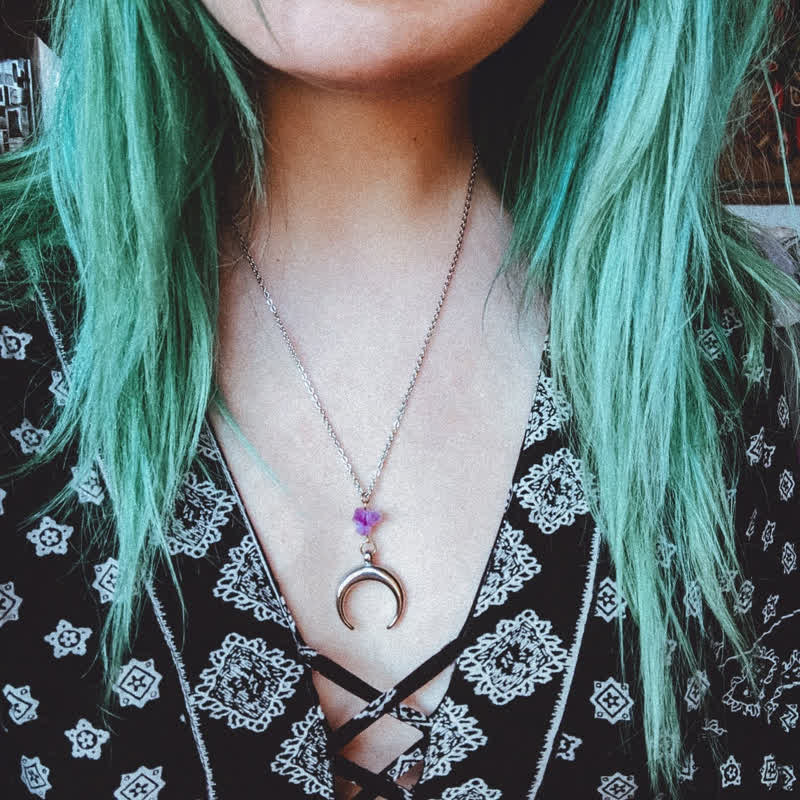 Olivenorma "LUNATHYST" - Collier avec pendentif lune sorcière en améthyste