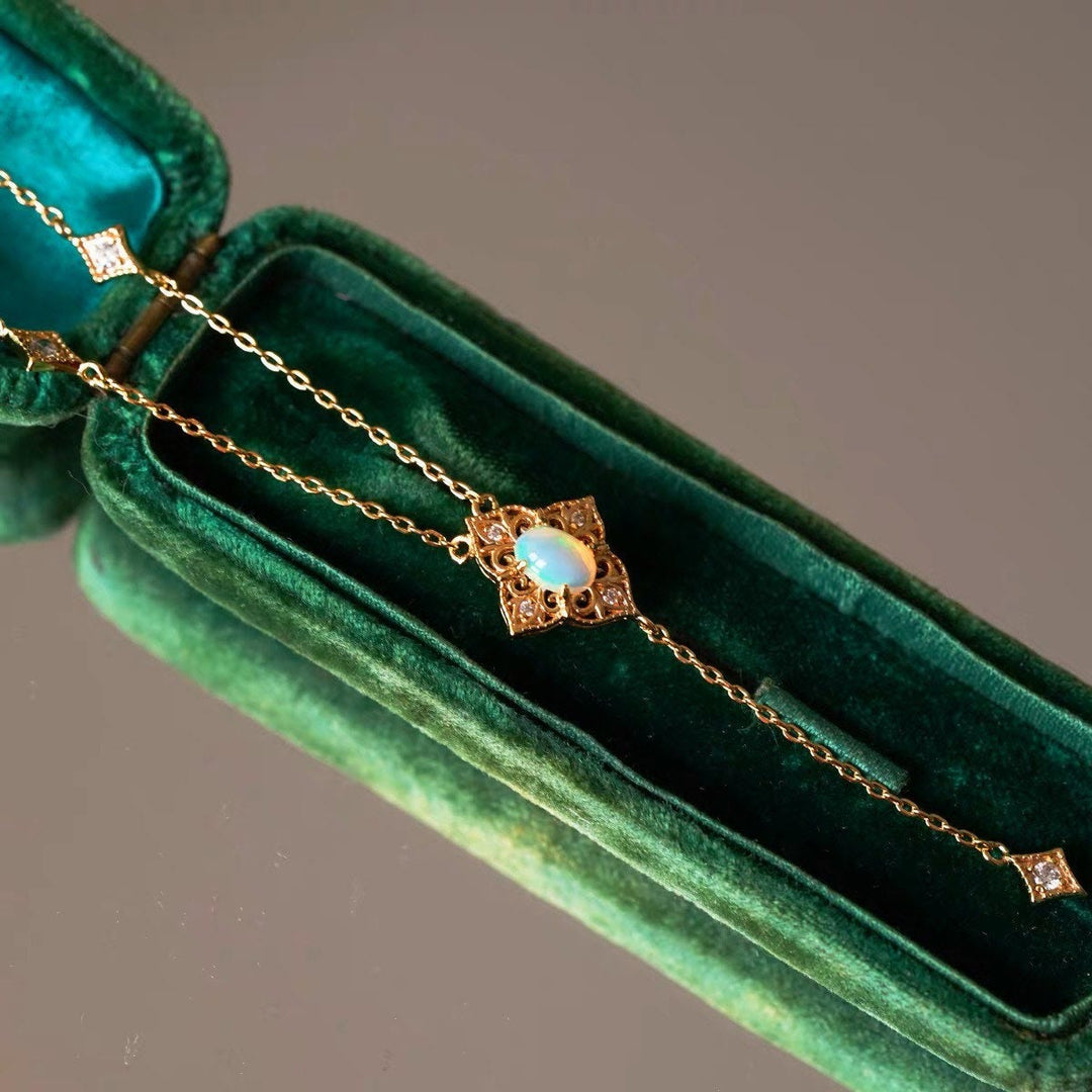 Collier en or 14 carats avec pétales d'opale vintage Olivenorma
