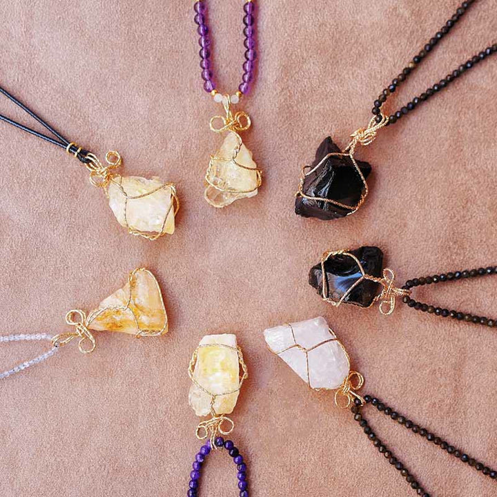 Collier pendentif fait main en cristal naturel brut Olivenorma 