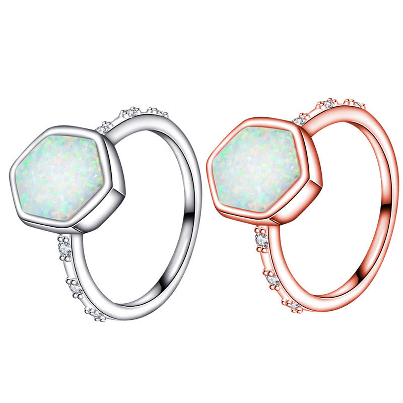 Bague Olivenorma en zircon brut opale hexagonale