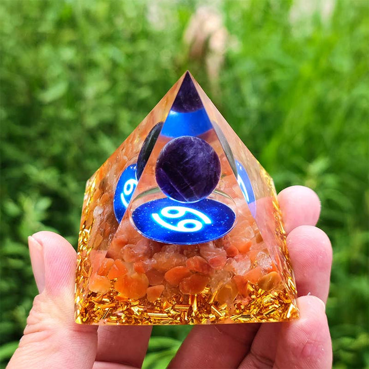 Pyramide d'orgone du zodiaque Cancer en améthyste Olivenorma avec cornaline