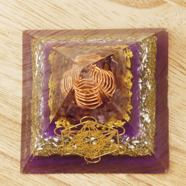 Pyramide d'orgone en améthyste du cube de Métatron Olivenorma