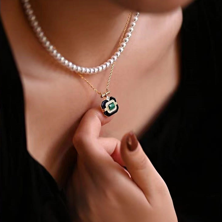 Collier vintage émeraude Olivenorma « Beyond the Oasis »