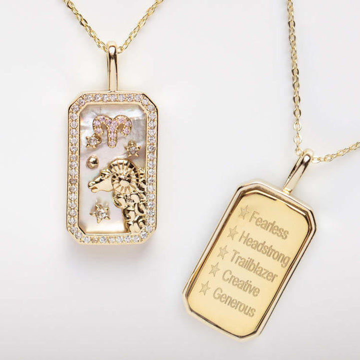Collier avec plaque signalétique gravée avec 12 signes du zodiaque en zircon blanc Olivenorma 