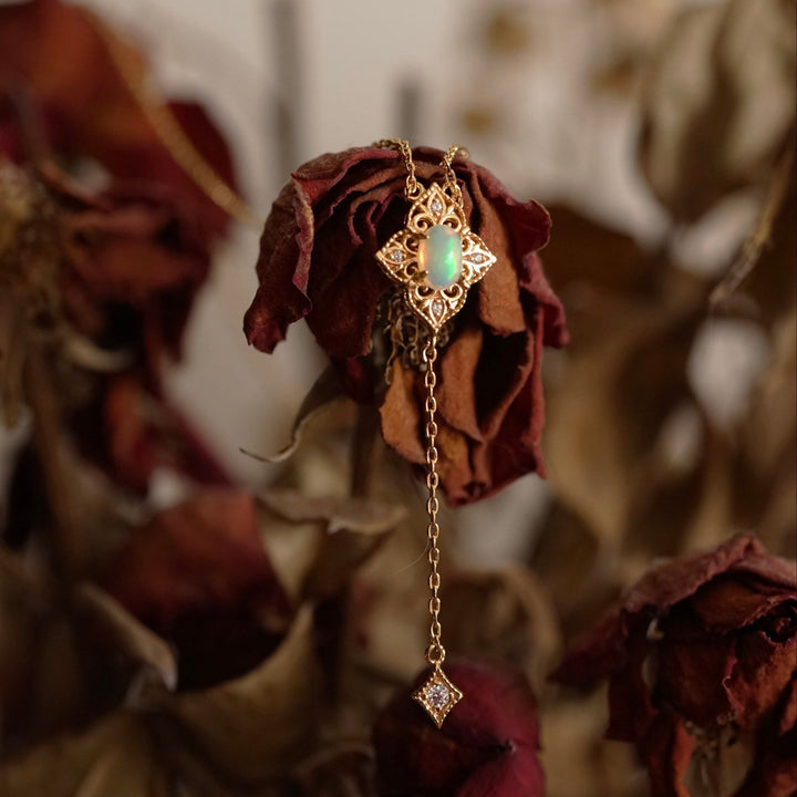 Collier en or 14 carats avec pétales d'opale vintage Olivenorma