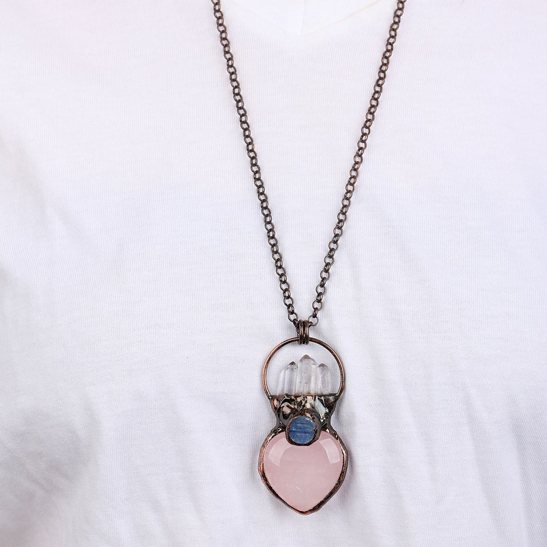 Collier chaîne pull irrégulier en quartz rose naturel en forme de cœur Olivenorma 