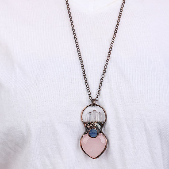 Collier chaîne pull irrégulier en quartz rose naturel en forme de cœur Olivenorma 