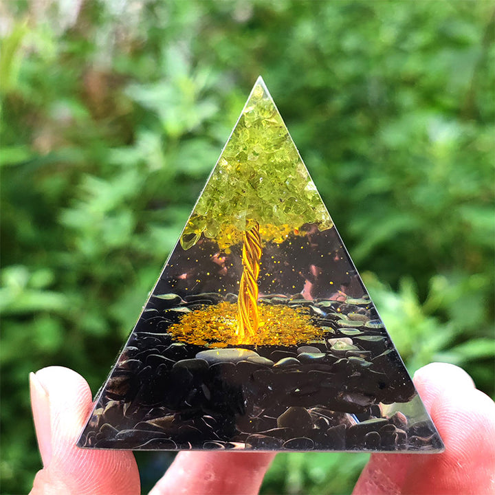 Pyramide d'orgone de l'arbre de vie en obsidienne Olivenorma avec péridot