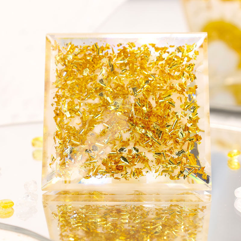 Pyramide d'orgone symbole du cube de Métatron en jade blanc Olivenorma