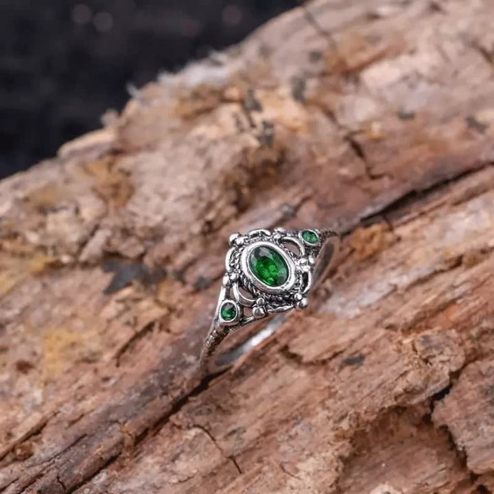 Bague gravée en émeraude ovale naturelle Olivenorma