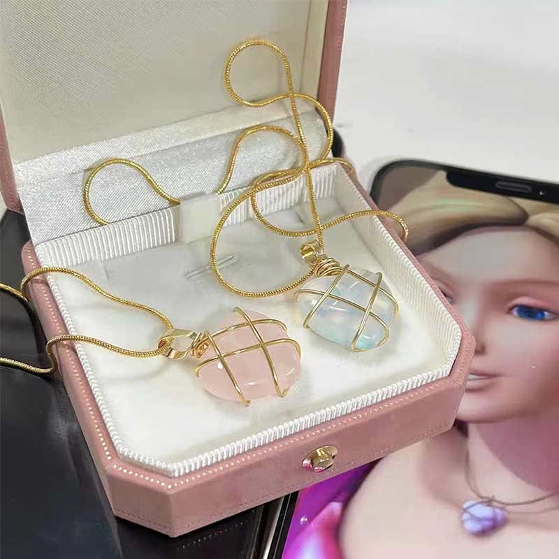 Collier en quartz rose en forme de cœur avec pierres précieuses Olivenorma 